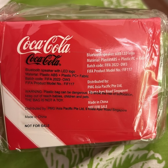 Coca-Cola FIFA World Cup Qatar Bluetooth Speaker with LED - Picture 2 of 4